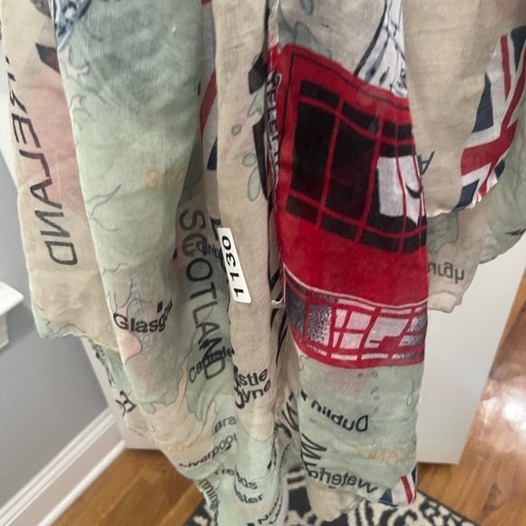 London Themed Scarf with Red and Black Accents - Picture 10 of 13